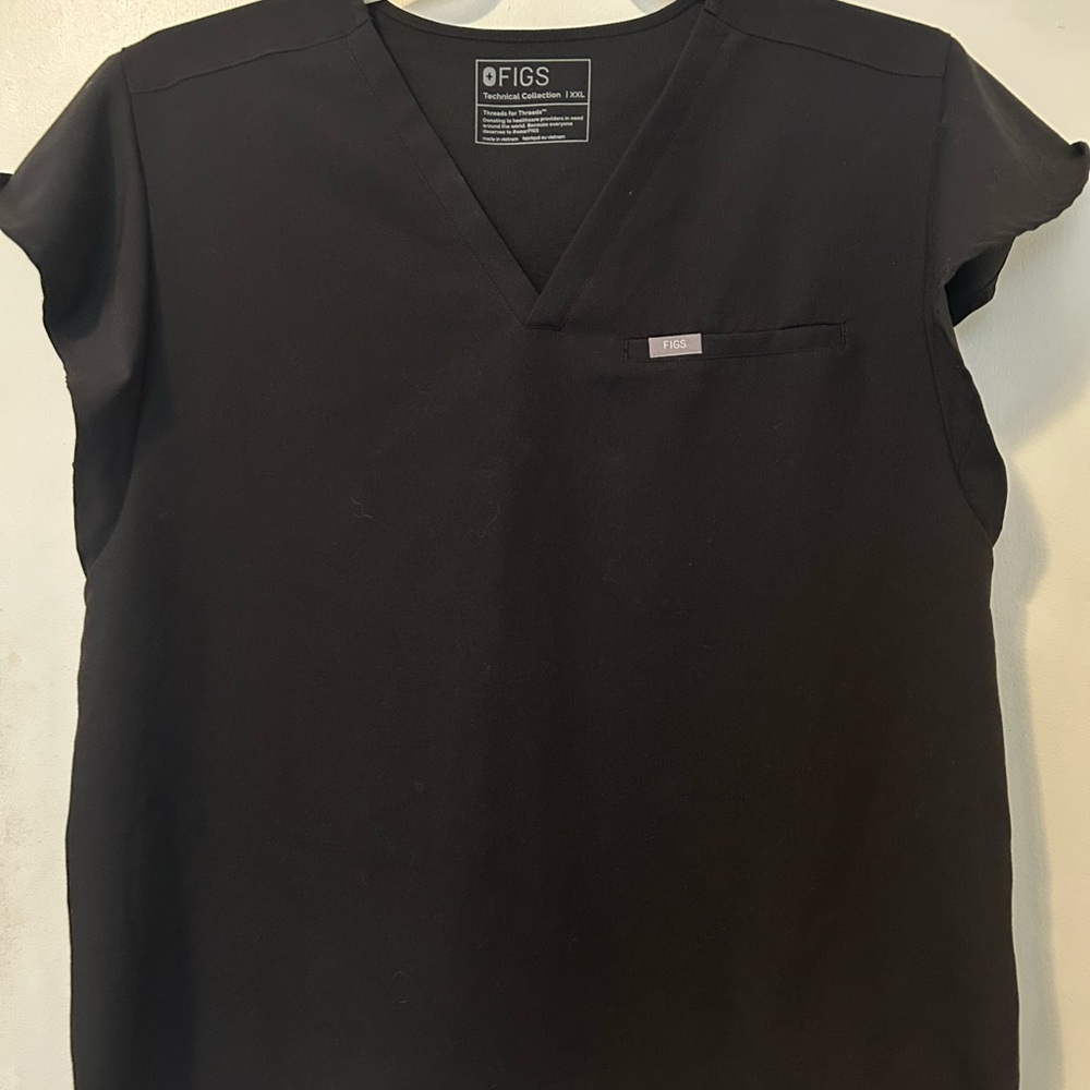 FIGS Black Scrub Top xxl technical collection